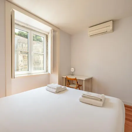 Apartment Guestready - Chic Flat Near Cathedral Lisbon