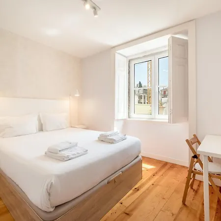 Guestready - Chic Flat Near Cathedral * Lisbon