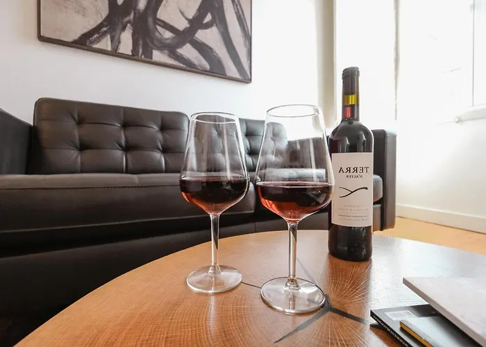 Guestready - Chic Flat Near Cathedral * Lisboa