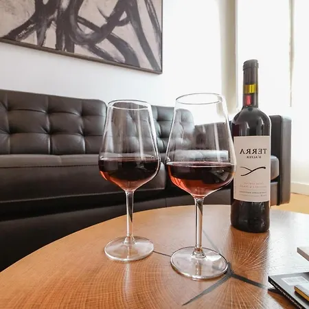 Guestready - Chic Flat Near Cathedral * Lisboa