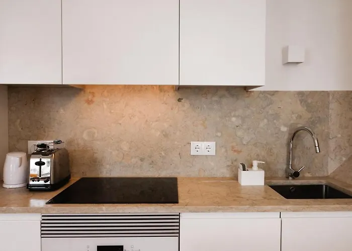 Guestready - Chic Flat Near Cathedral 리스본
